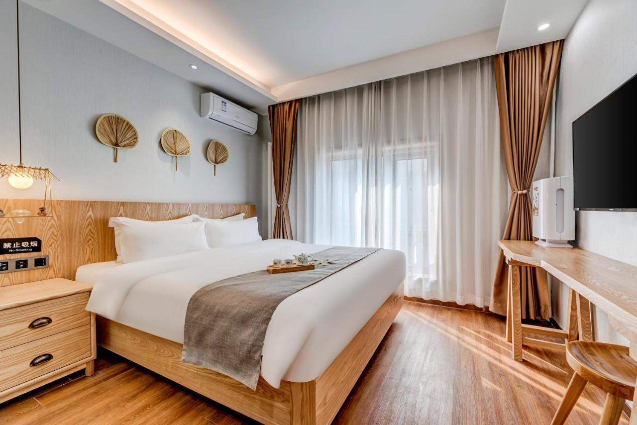 Happy Dragon Saga Hotel With Terrace-- Free Wifi With Fluent English Speaking,Tourist Ticket Service&Food Recommendation,Near Tian'Anmen Forbidden City,Wangfujing Walking Street,Easy To Get Any Tour Sights By Metro Beijing Exterior photo