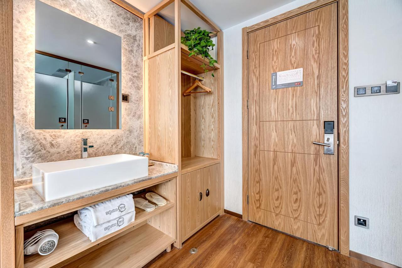 Happy Dragon Saga Hotel With Terrace-- Free Wifi With Fluent English Speaking,Tourist Ticket Service&Food Recommendation,Near Tian'Anmen Forbidden City,Wangfujing Walking Street,Easy To Get Any Tour Sights By Metro Beijing Exterior photo