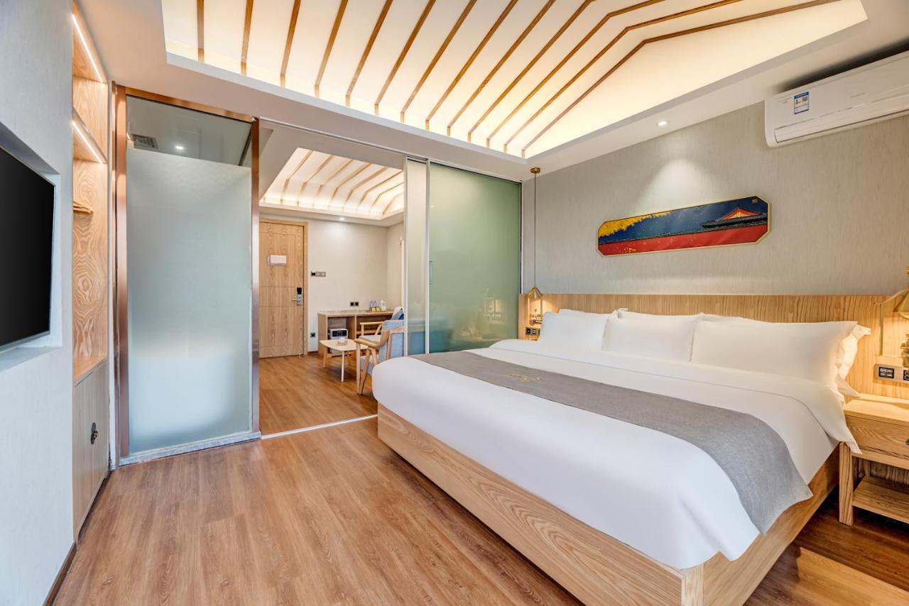 Happy Dragon Saga Hotel With Terrace-- Free Wifi With Fluent English Speaking,Tourist Ticket Service&Food Recommendation,Near Tian'Anmen Forbidden City,Wangfujing Walking Street,Easy To Get Any Tour Sights By Metro Beijing Exterior photo