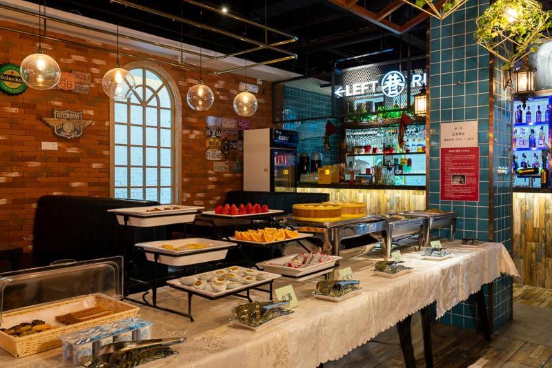 Happy Dragon Saga Hotel With Terrace-- Free Wifi With Fluent English Speaking,Tourist Ticket Service&Food Recommendation,Near Tian'Anmen Forbidden City,Wangfujing Walking Street,Easy To Get Any Tour Sights By Metro Beijing Exterior photo