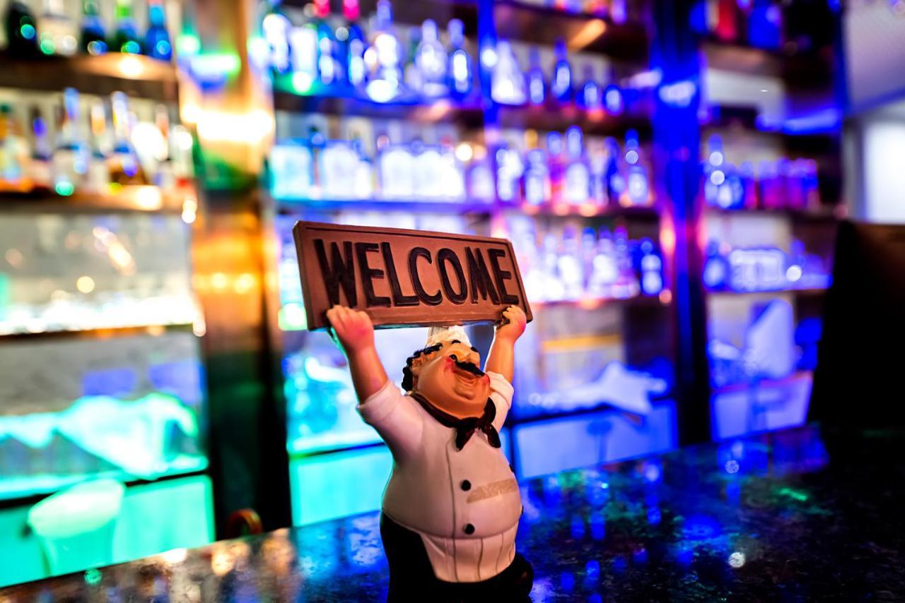 Happy Dragon Saga Hotel With Terrace-- Free Wifi With Fluent English Speaking,Tourist Ticket Service&Food Recommendation,Near Tian'Anmen Forbidden City,Wangfujing Walking Street,Easy To Get Any Tour Sights By Metro Beijing Exterior photo