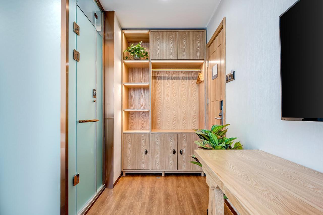 Happy Dragon Saga Hotel With Terrace-- Free Wifi With Fluent English Speaking,Tourist Ticket Service&Food Recommendation,Near Tian'Anmen Forbidden City,Wangfujing Walking Street,Easy To Get Any Tour Sights By Metro Beijing Exterior photo