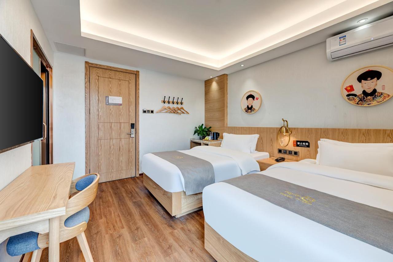 Happy Dragon Saga Hotel With Terrace-- Free Wifi With Fluent English Speaking,Tourist Ticket Service&Food Recommendation,Near Tian'Anmen Forbidden City,Wangfujing Walking Street,Easy To Get Any Tour Sights By Metro Beijing Exterior photo