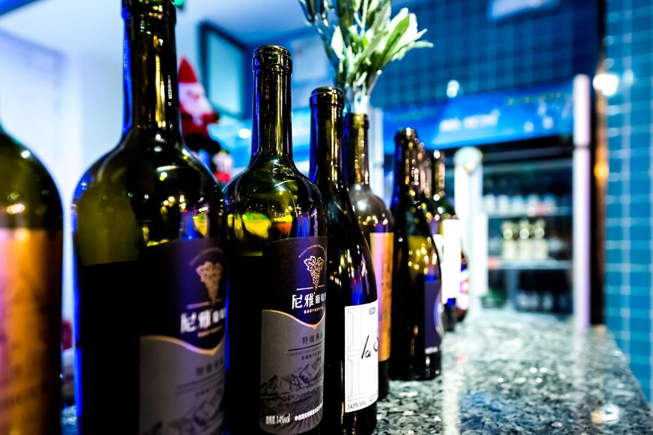 Happy Dragon Saga Hotel With Terrace-- Free Wifi With Fluent English Speaking,Tourist Ticket Service&Food Recommendation,Near Tian'Anmen Forbidden City,Wangfujing Walking Street,Easy To Get Any Tour Sights By Metro Beijing Exterior photo