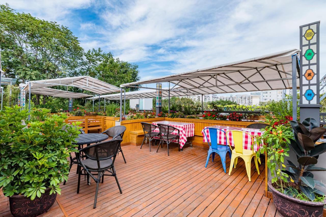 Happy Dragon Saga Hotel With Terrace-- Free Wifi With Fluent English Speaking,Tourist Ticket Service&Food Recommendation,Near Tian'Anmen Forbidden City,Wangfujing Walking Street,Easy To Get Any Tour Sights By Metro Beijing Exterior photo